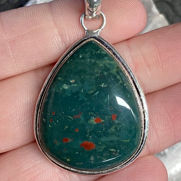 Heliotrope Bloodstone Pendant Stone Crystal Jewelry - Picture 1 of 9